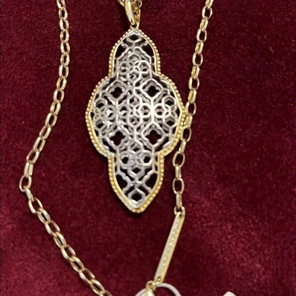Kendra Scott Abbie long pendant NWT - Picture 1 of 13